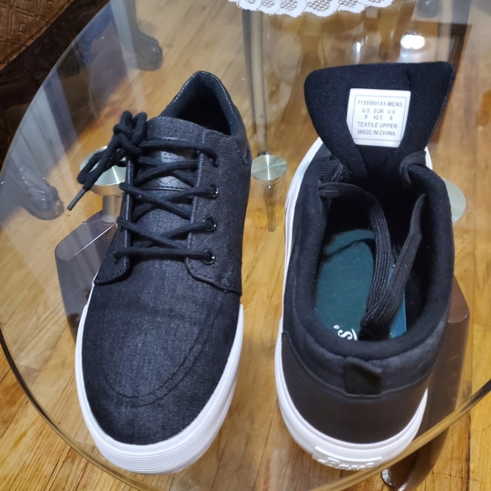 Stylish Black Men's Sneakers